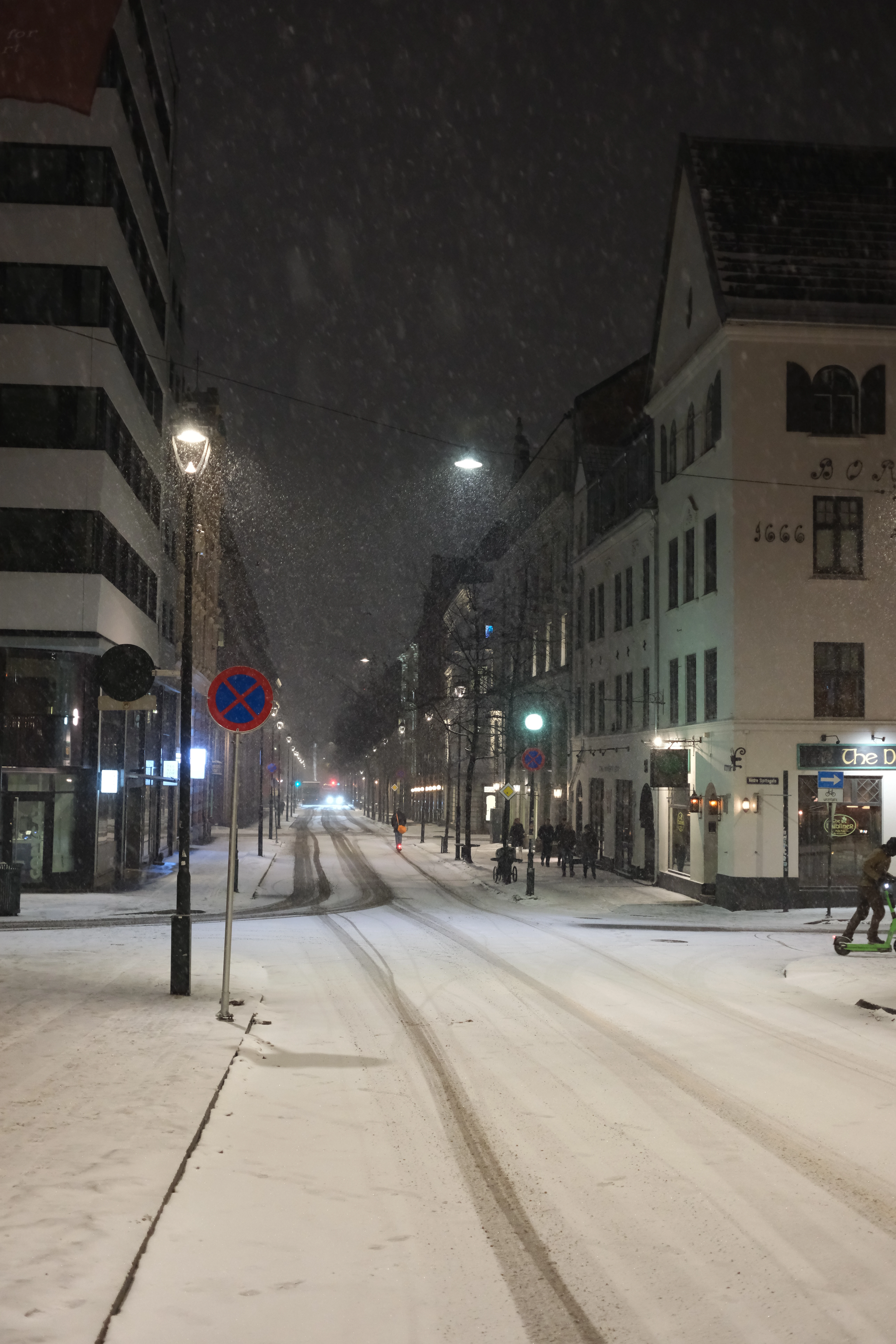 Schneebedeckte Straße